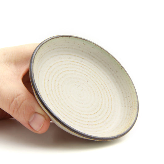 DR B1 low — lille flad skål — Coco